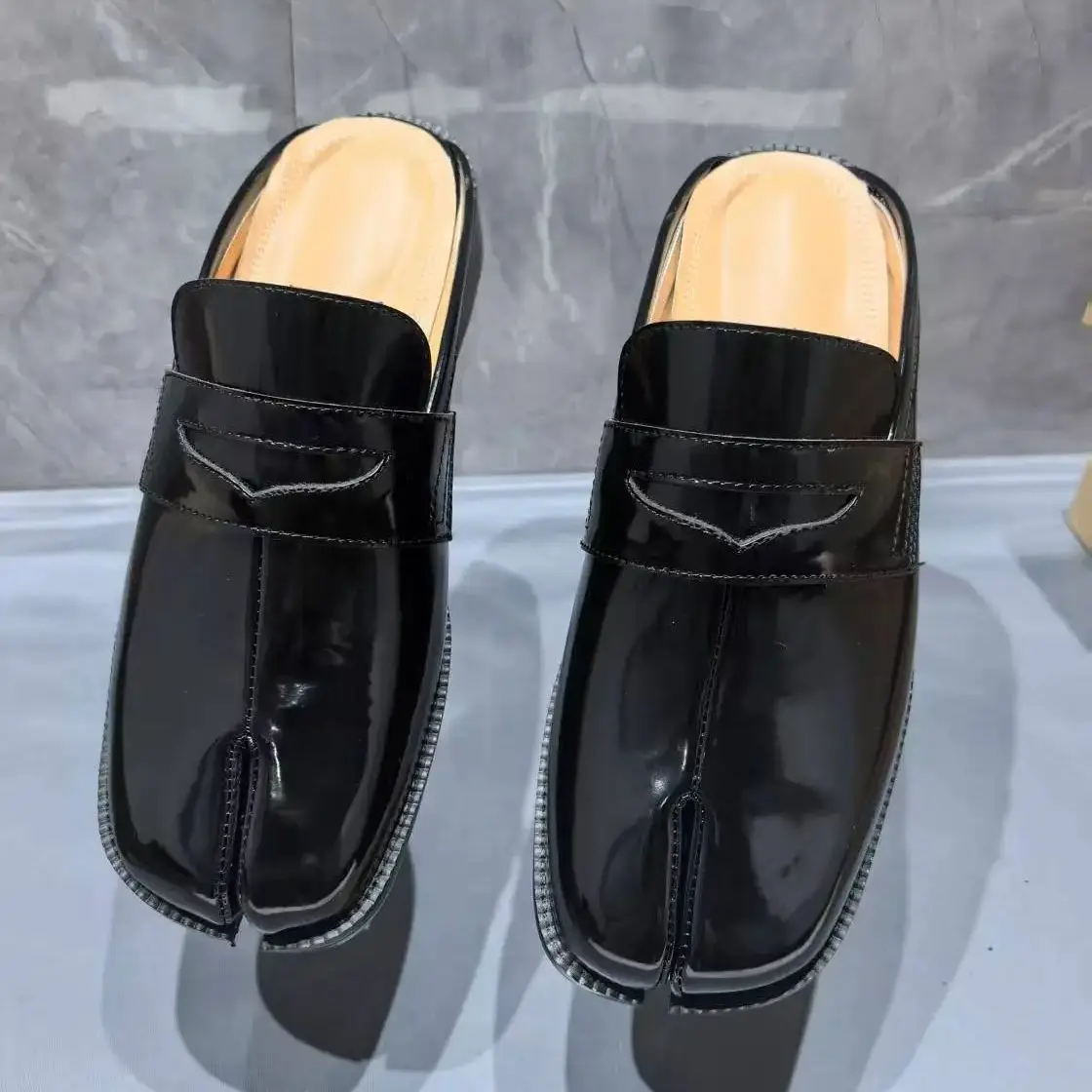 Split Toe Tabi Men's Slippers  - đánh giá và giá Men Shoes Brand